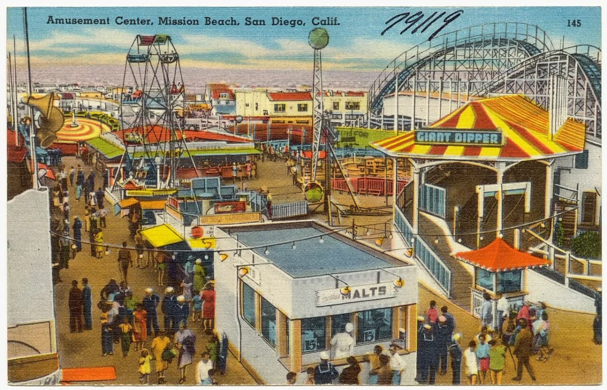 Belmont Park San Diego — Giant Dipper wooden roller coaster at sunset
