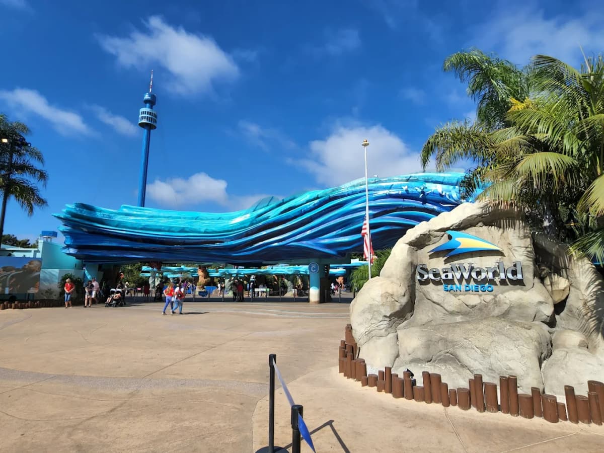 SeaWorld San Diego — Emperor dive coaster and marine theme park on Mission Bay waterfront
